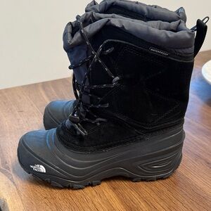 The North Face - Kids size 3 - Black Winter Snow Boots